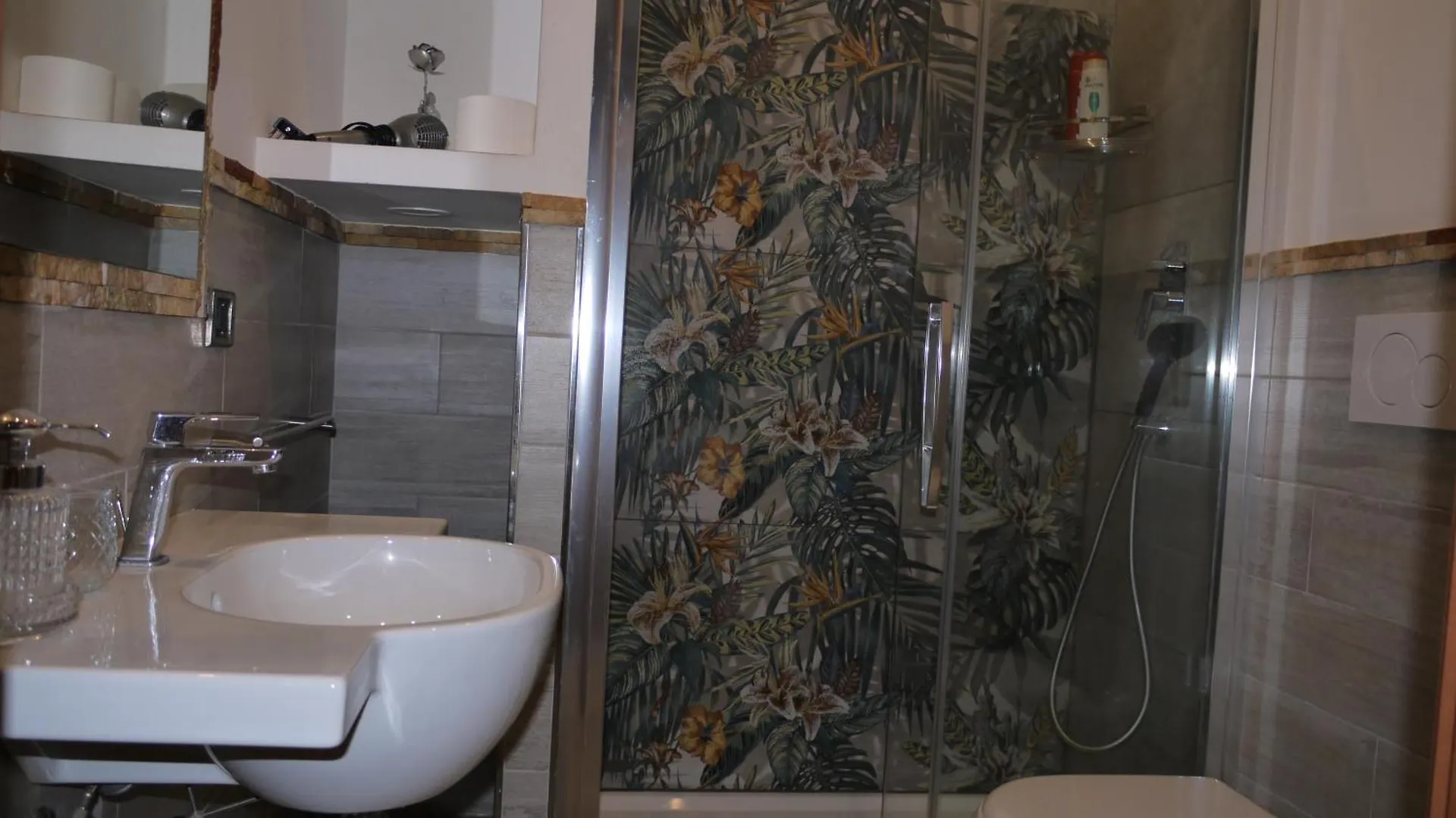 Charming Roma Apartment With 3 Bedrooms  Rome