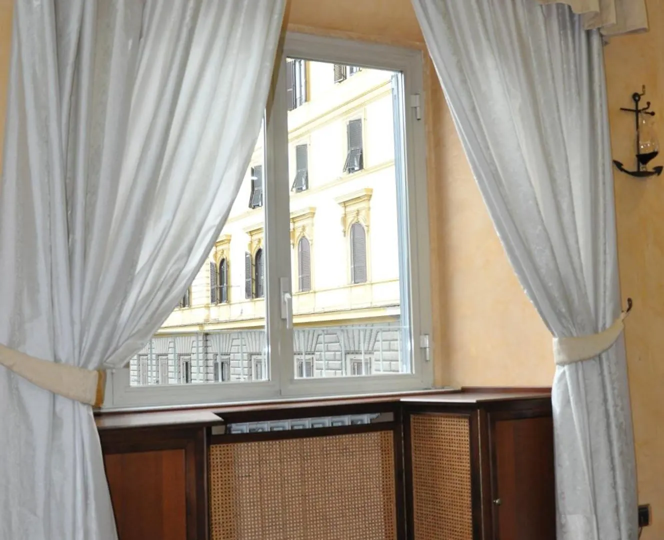 Charming Roma Apartment With 3 Bedrooms Italy